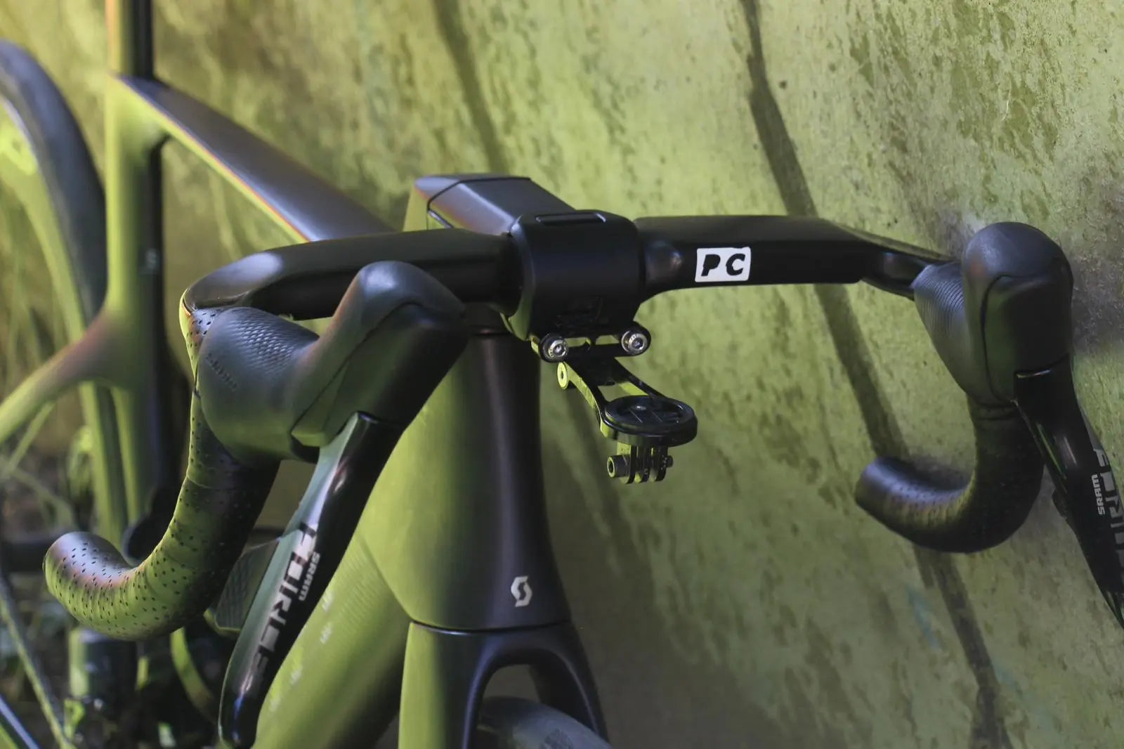 Neue UCI-Regeln für Lenker ab 2026: Das musst du wissen